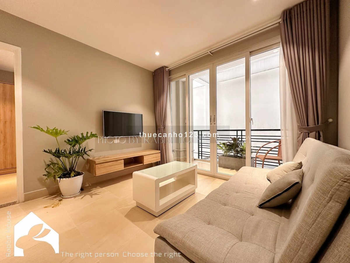 Căn hộ 1PN ban công view thoáng, full nội thất, hầm xe rộng, ra vào vân tay, gần Quận 1,3