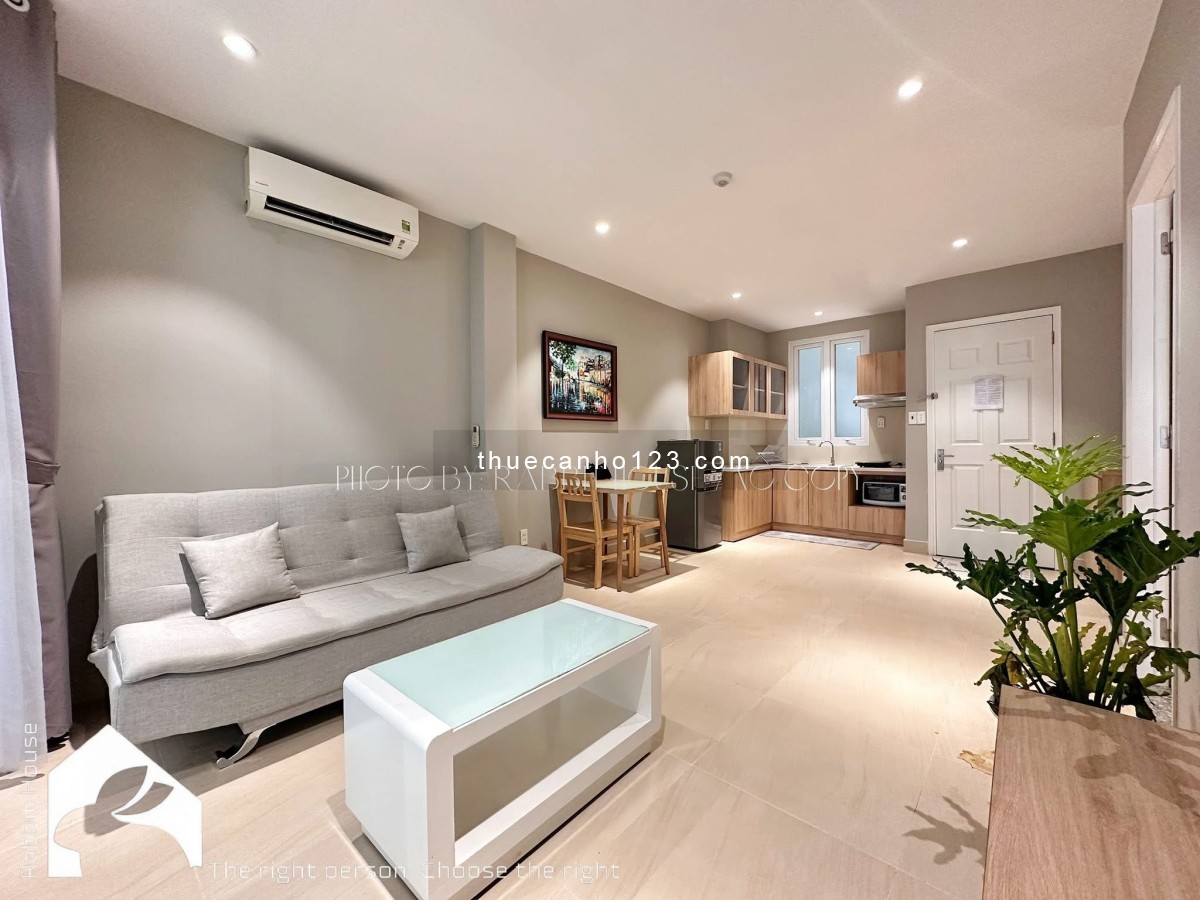 Căn hộ 1PN ban công view thoáng, full nội thất, hầm xe rộng, ra vào vân tay, gần Quận 1,3