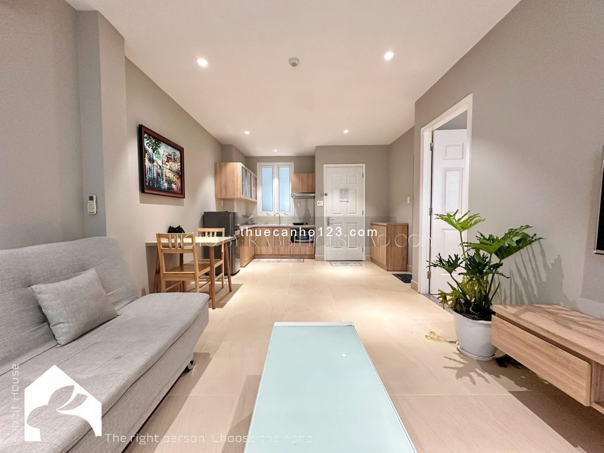 Căn hộ 1PN ban công view thoáng, full nội thất, hầm xe rộng, ra vào vân tay, gần Quận 1,3