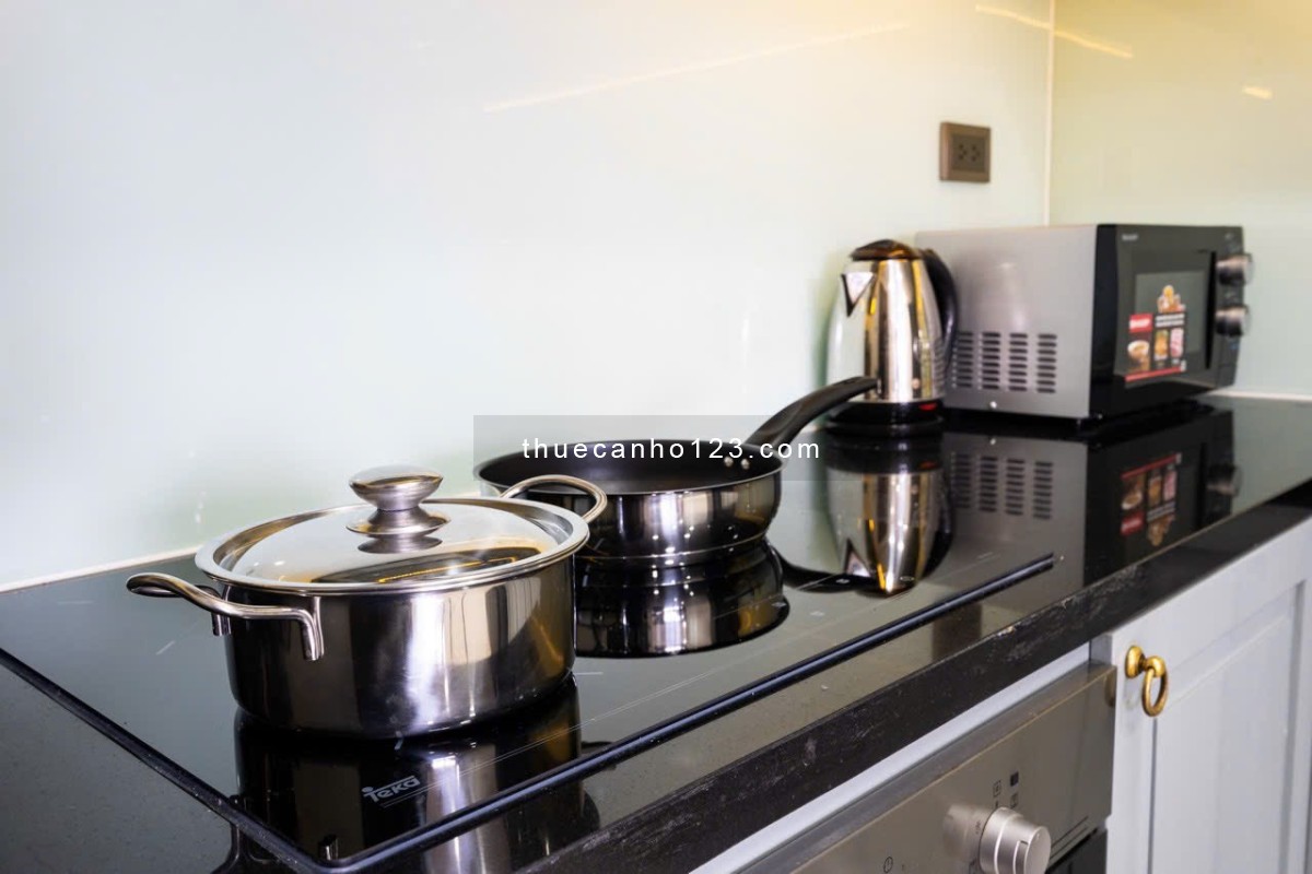 Thuê Saigon Royal 2PN 2WC full nội thất view sông tại Bến Vân Đồn q4 gần Bitexco Nguyễn Huệ Q1