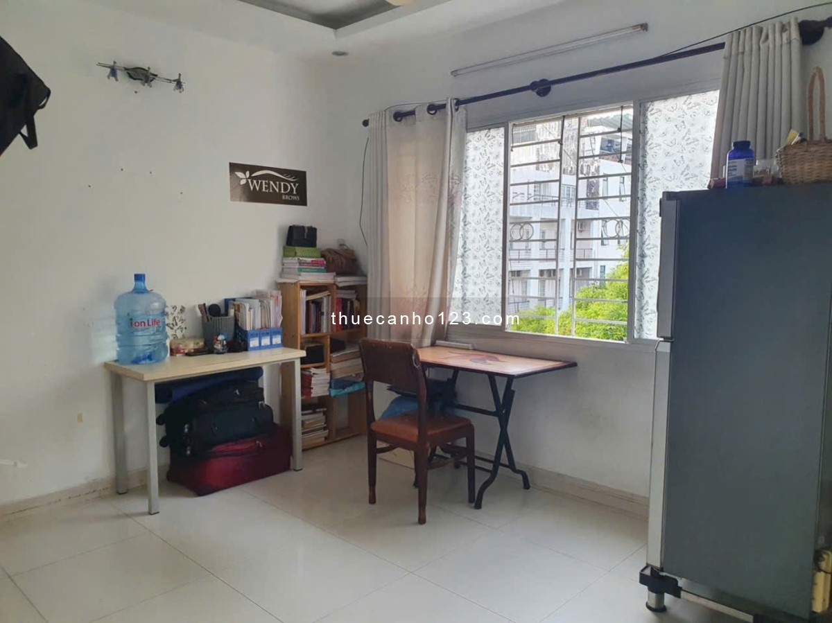 Chung cư Trương Định, P6, Q3 căn 2p ngủ, ban công, máy lạnh chỉ 9,5tr/th
