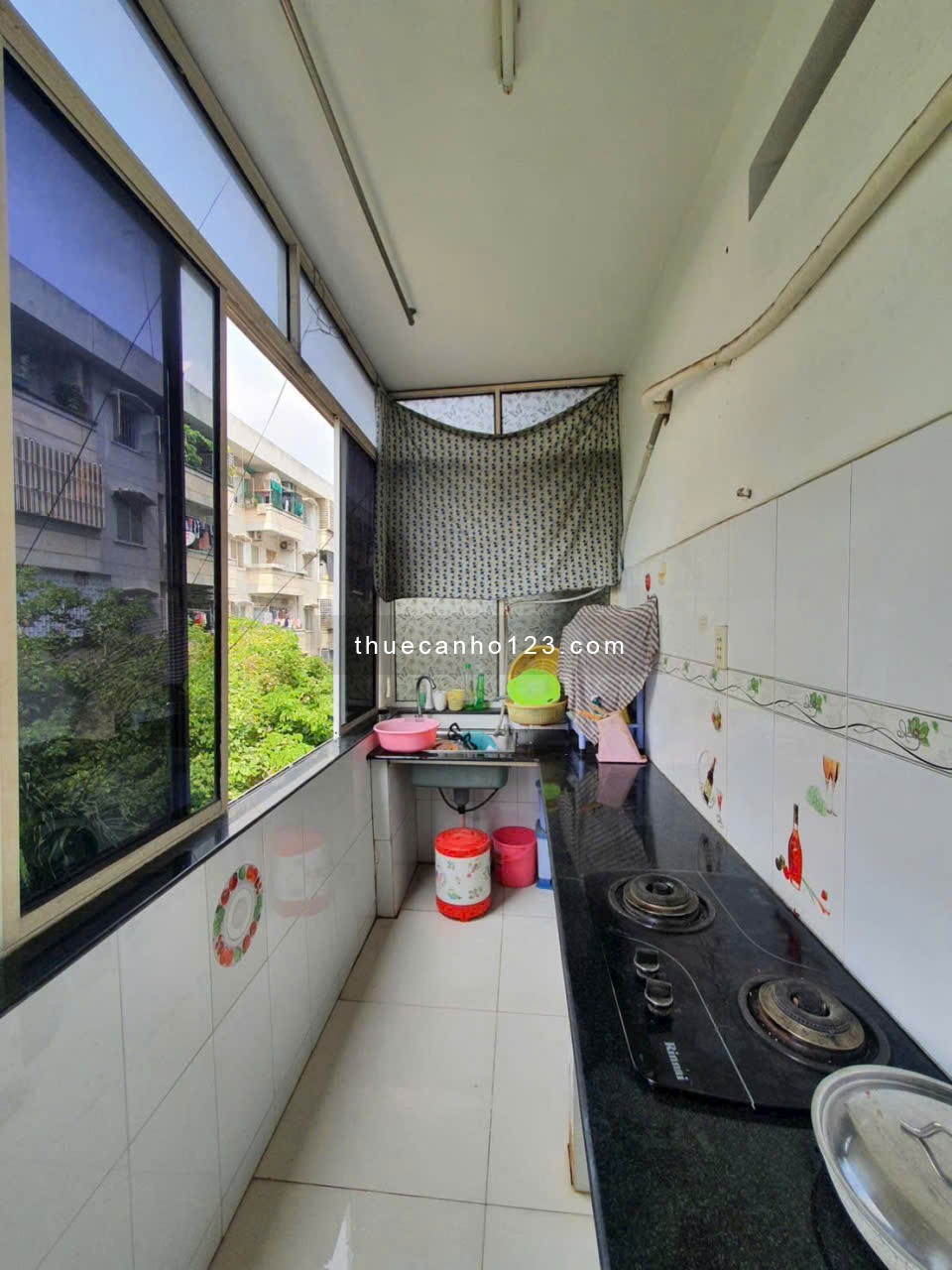 Chung cư Trương Định, P6, Q3 căn 2p ngủ, ban công, máy lạnh chỉ 9,5tr/th