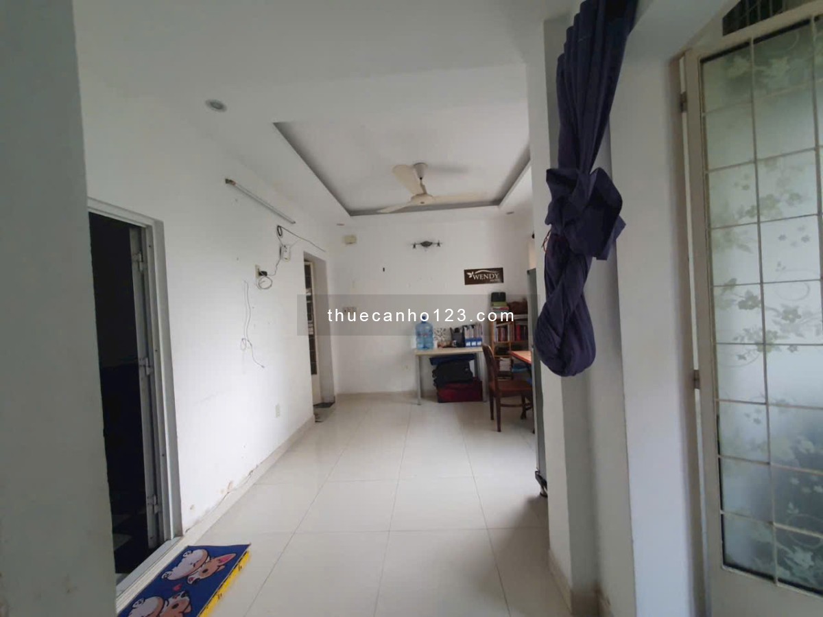 Chung cư Trương Định, P6, Q3 căn 2p ngủ, ban công, máy lạnh chỉ 9,5tr/th