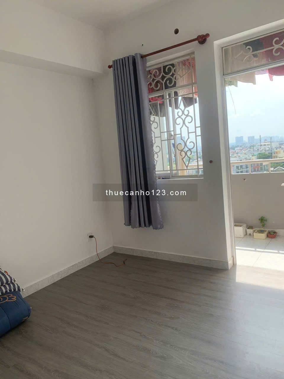 Chung cư 590 CMT8, P11, Q3: 74m2, 2p ngủ rộng, ban công, 9tr/th