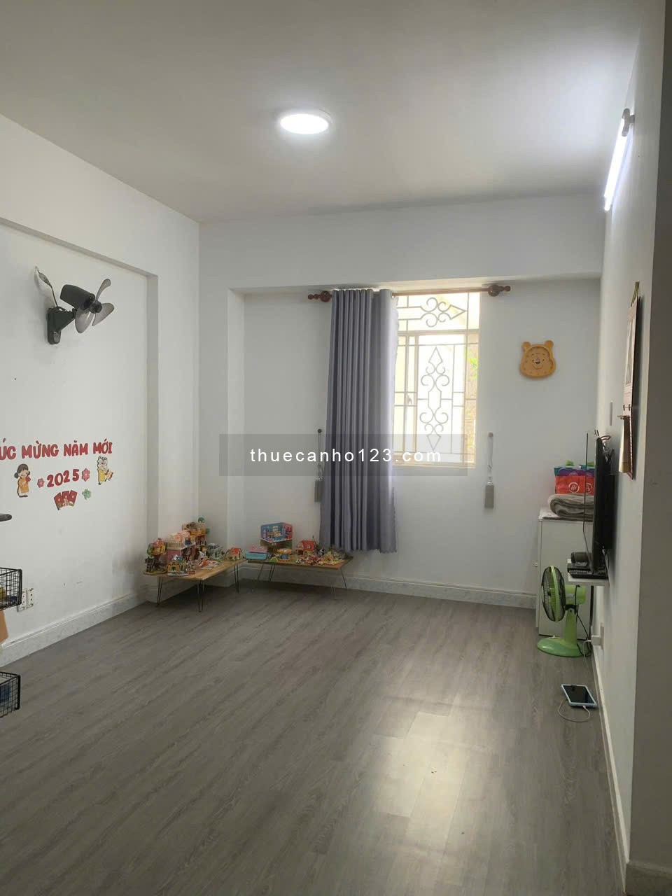 Chung cư 590 CMT8, P11, Q3: 74m2, 2p ngủ rộng, ban công, 9tr/th