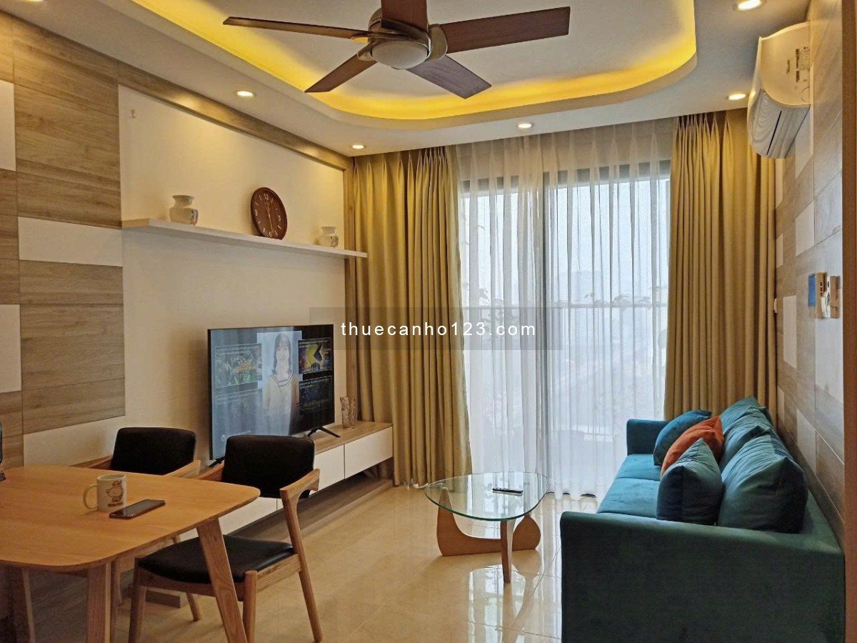 Căn hộ 1,5 ngủ 55 m2 đủ đồ Giá 17 triệu vào ngay, view hồ, lh 084.368.8899