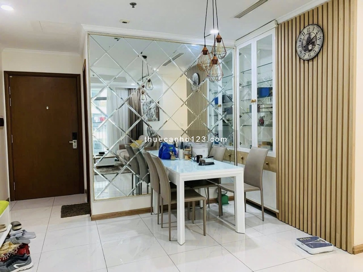 Đang trống 2PN view Landmark 2 tại Vinhomes Central Park