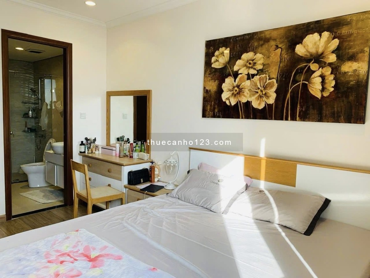 Đang trống 2PN view Landmark 2 tại Vinhomes Central Park