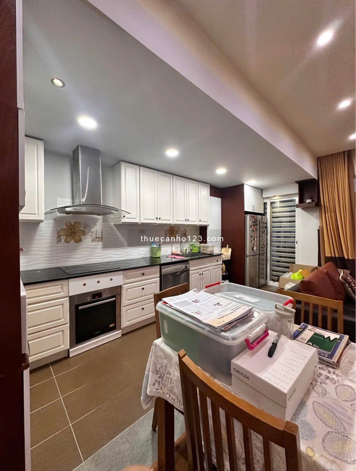 Chung cư Nguyễn Phúc Nguyên, Q3: 77m2, 2PN, NTCB, 12tr/th. Căn góc