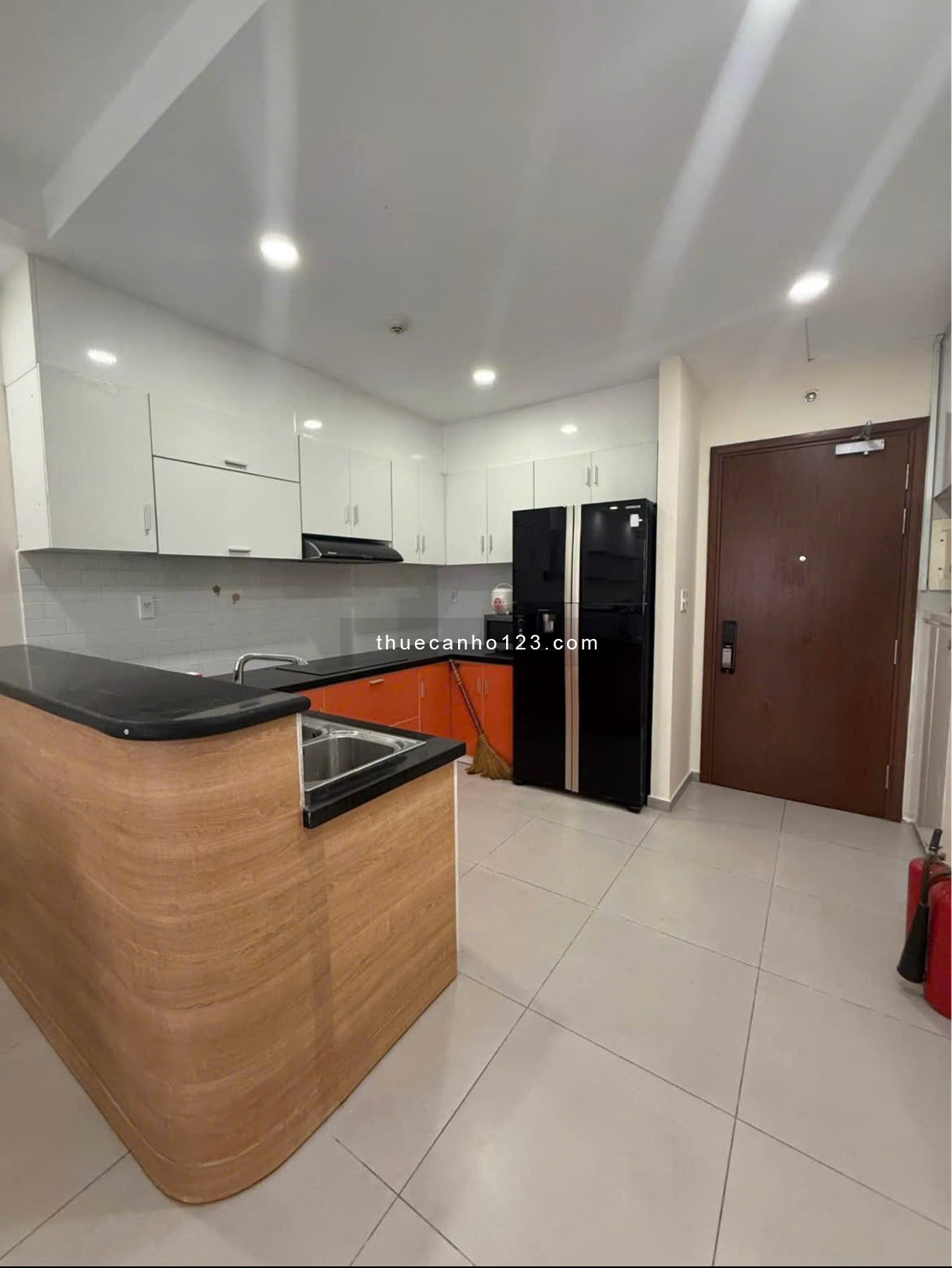 Chung cư Screc, 2PN, Căn góc, NTCB, Trường Sa, P12, Q3, 12tr5/th.