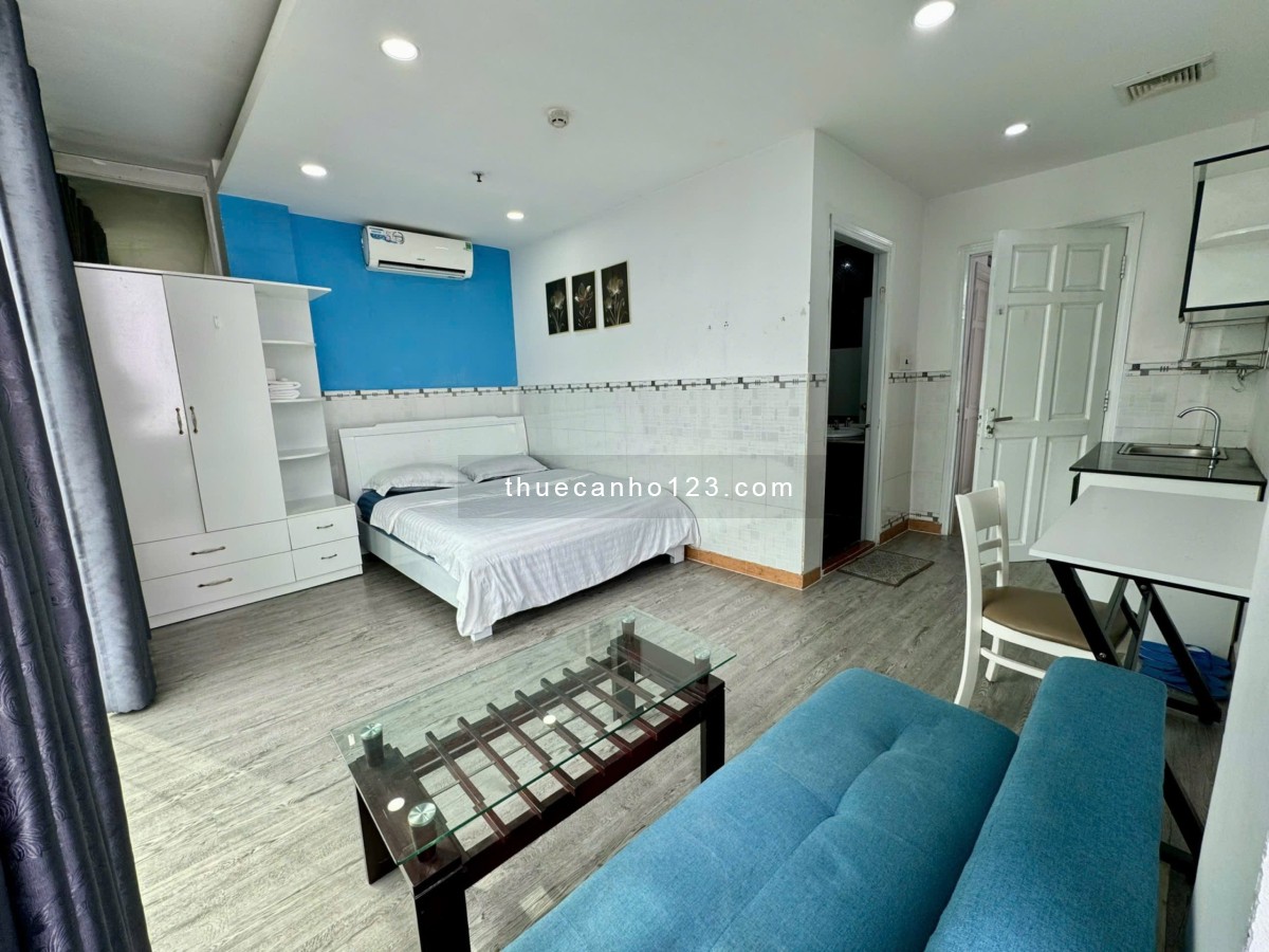 Bạch Đằng, P2 – Căn hộ hiện đại với cửa kính toàn phòng & ánh sáng tự nhiên gần sân bay Tân Sơn Nhất