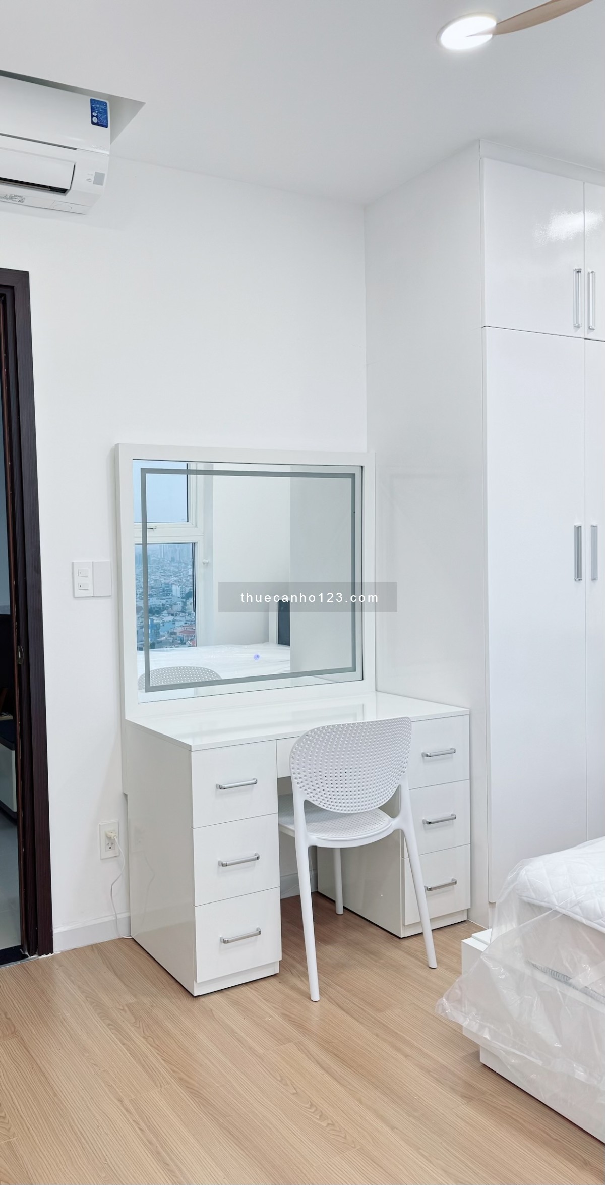 Cho thuê căn hộ chung cư Xi Grand Court Chính Chủ