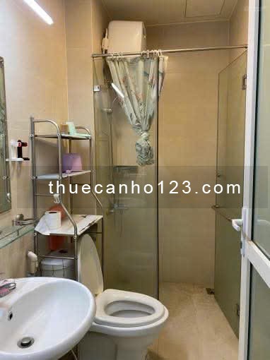 Chung cư 590, CMT8, P. 11, Quận 3 căn 2p ngủ, có NTCB, ban công 12tr/th