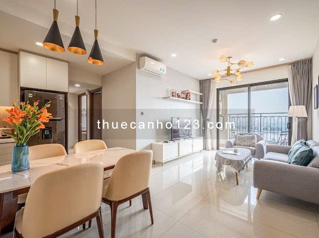 THUÊ NGAY SAIGON ROYAL 2PN2WC 88M2 BAN CÔNG VIEW SÔNG BITEXCO BẾN VÂN ĐỒN QUẬN 4 SÁT Q1 LH0775924600