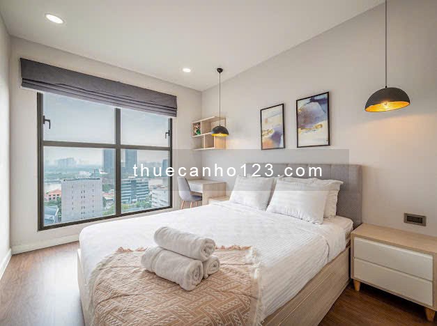 THUÊ NGAY SAIGON ROYAL 2PN2WC 88M2 BAN CÔNG VIEW SÔNG BITEXCO BẾN VÂN ĐỒN QUẬN 4 SÁT Q1 LH0775924600