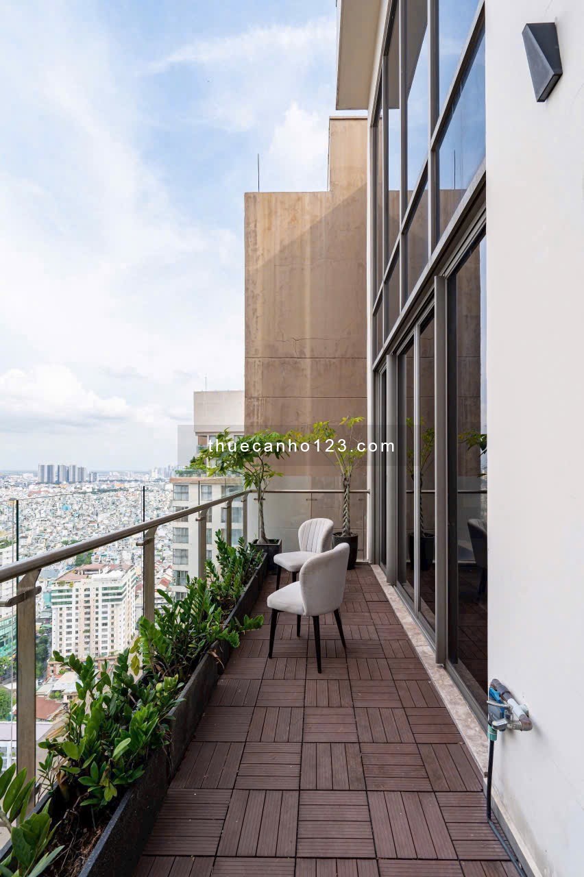 Thuê Millennium penthouse 3PN 3WC view sông Sài Gòn tầng cao nhất Bến Vân Đồn Q4 gần Q1 Q3 Bitexco