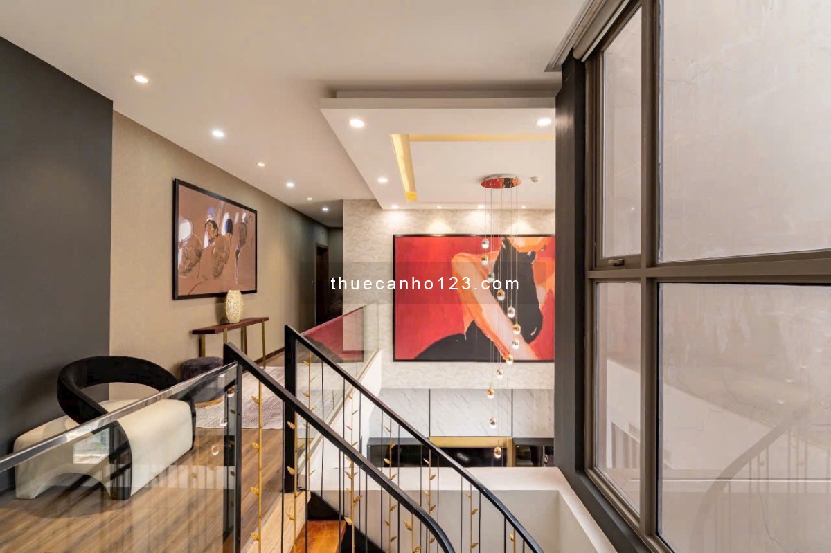 Thuê Millennium penthouse 3PN 3WC view sông Sài Gòn tầng cao nhất Bến Vân Đồn Q4 gần Q1 Q3 Bitexco