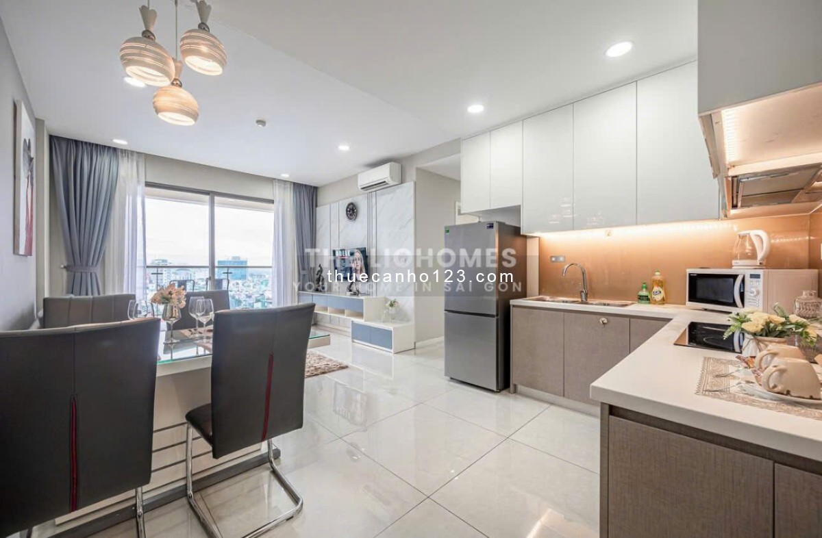 Cho thuê Millennium 2PN 2WC 65m2 view hồ bơi và quận 1 tại Bến Vân Đồn Quận 4