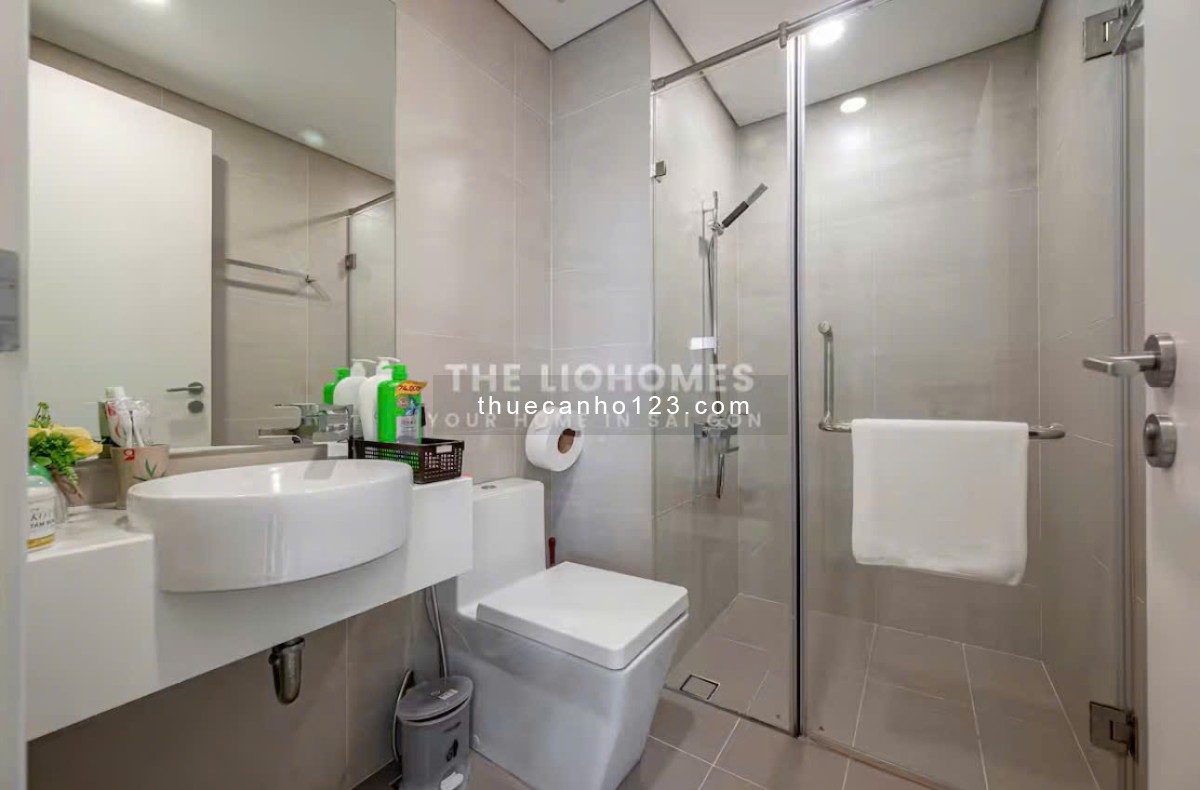 Cho thuê Millennium 2PN 2WC 65m2 view hồ bơi và quận 1 tại Bến Vân Đồn Quận 4