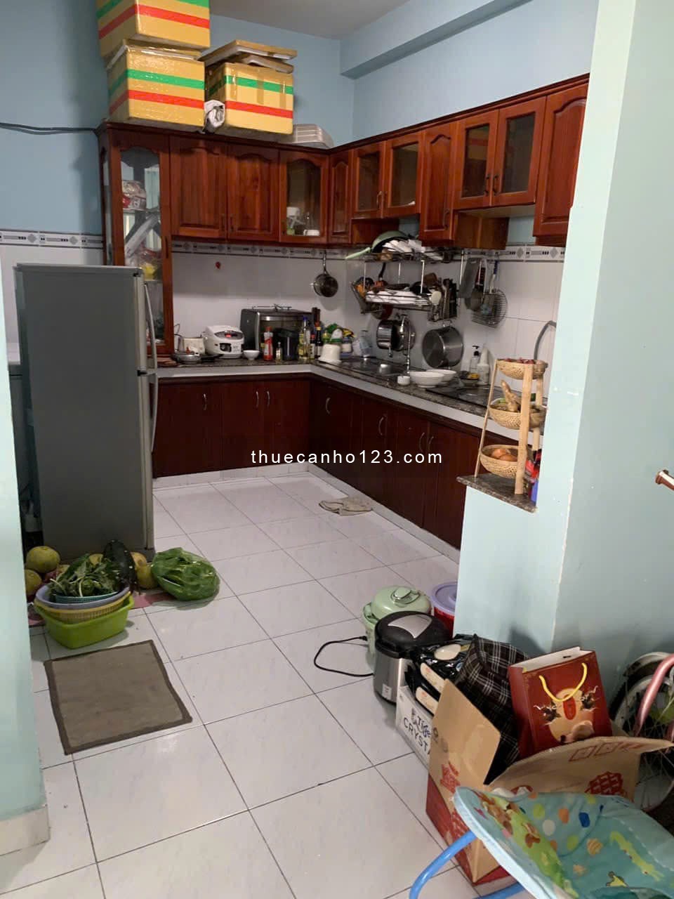 Căn hộ C/c Bàu cát, Tân BÌnh: 2p ngủ, có nội thất - ban công giá 8tr