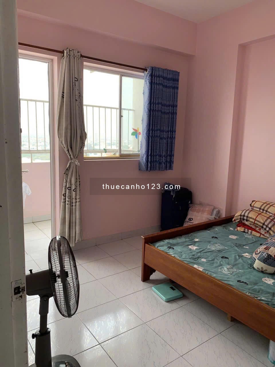 Căn hộ C/c Bàu cát, Tân BÌnh: 2p ngủ, có nội thất - ban công giá 8tr