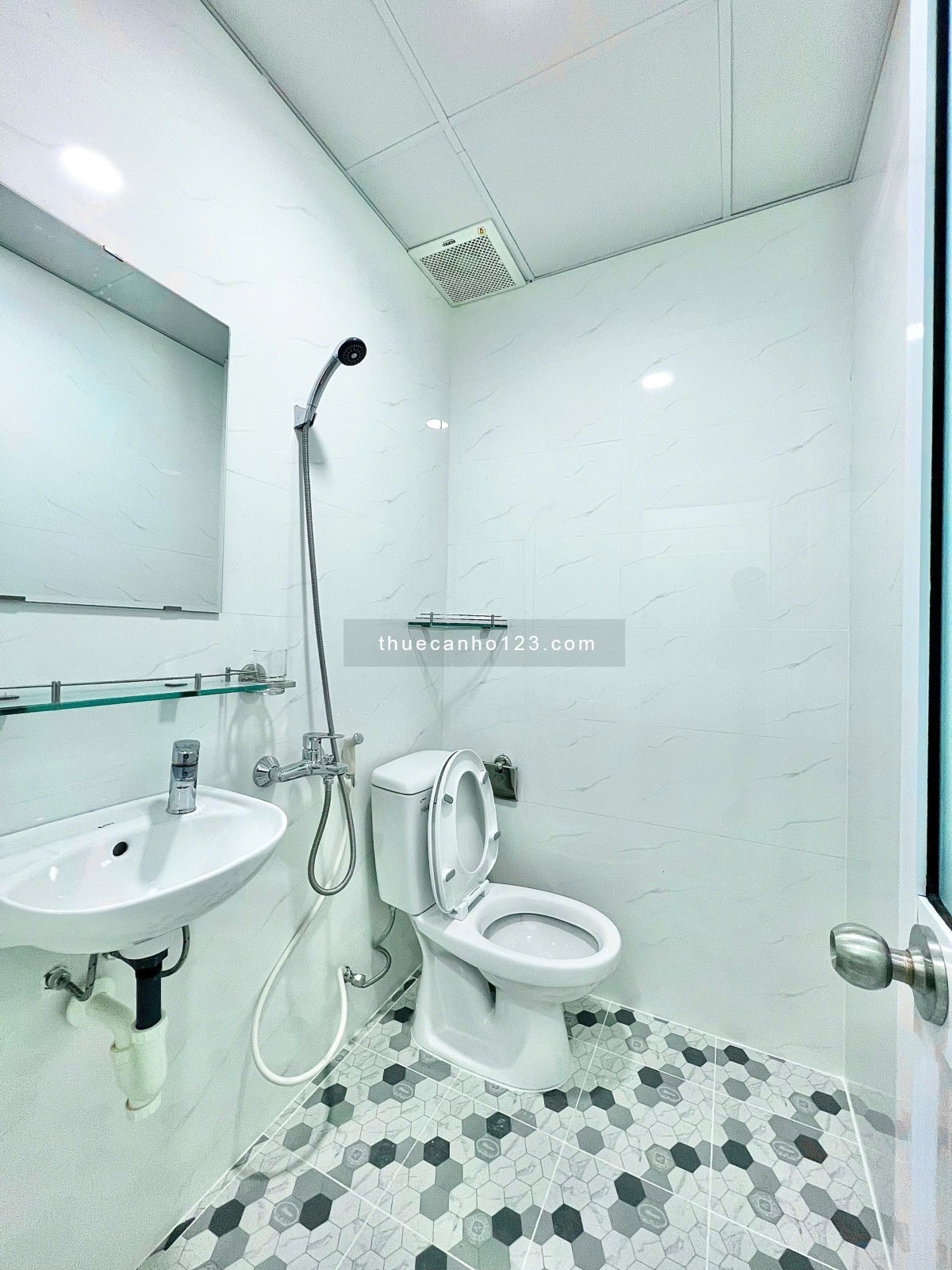 Cho thuê căn studio Q8, ngay cầu chữ Y, cầu Nguyễn Văn Cừ, chợ Rạch Ông, Parcmall,...