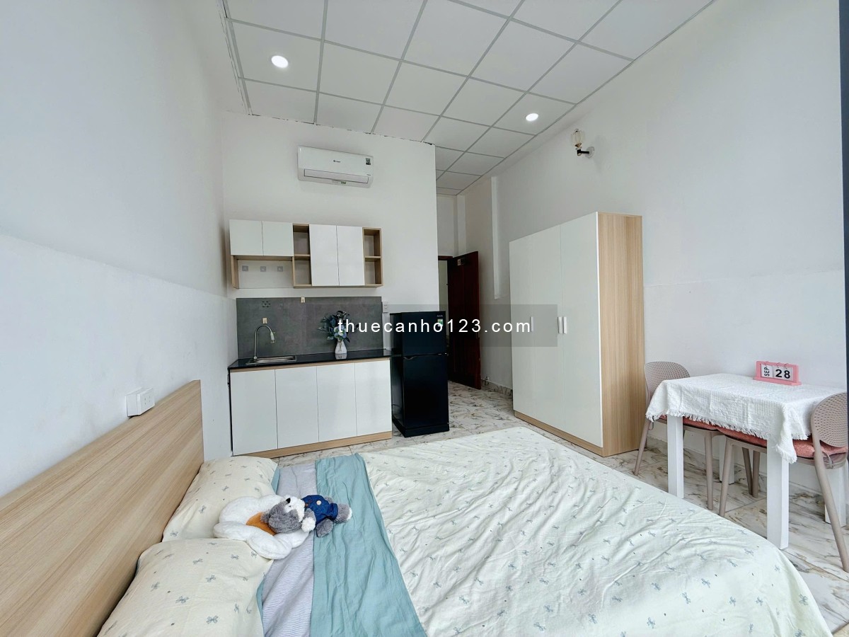 Cho thuê căn Studio mới ban công tại Cộng Hòa kế bên Etown