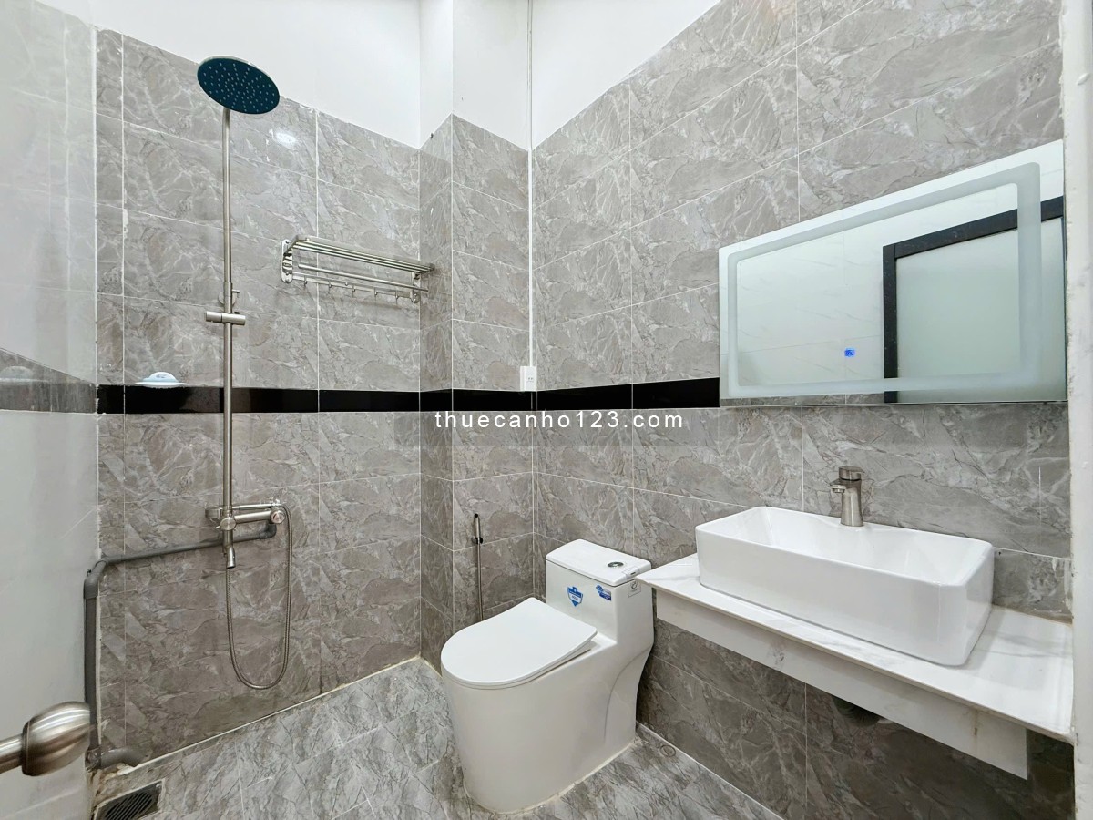 Cho thuê căn Studio mới ban công tại Cộng Hòa kế bên Etown