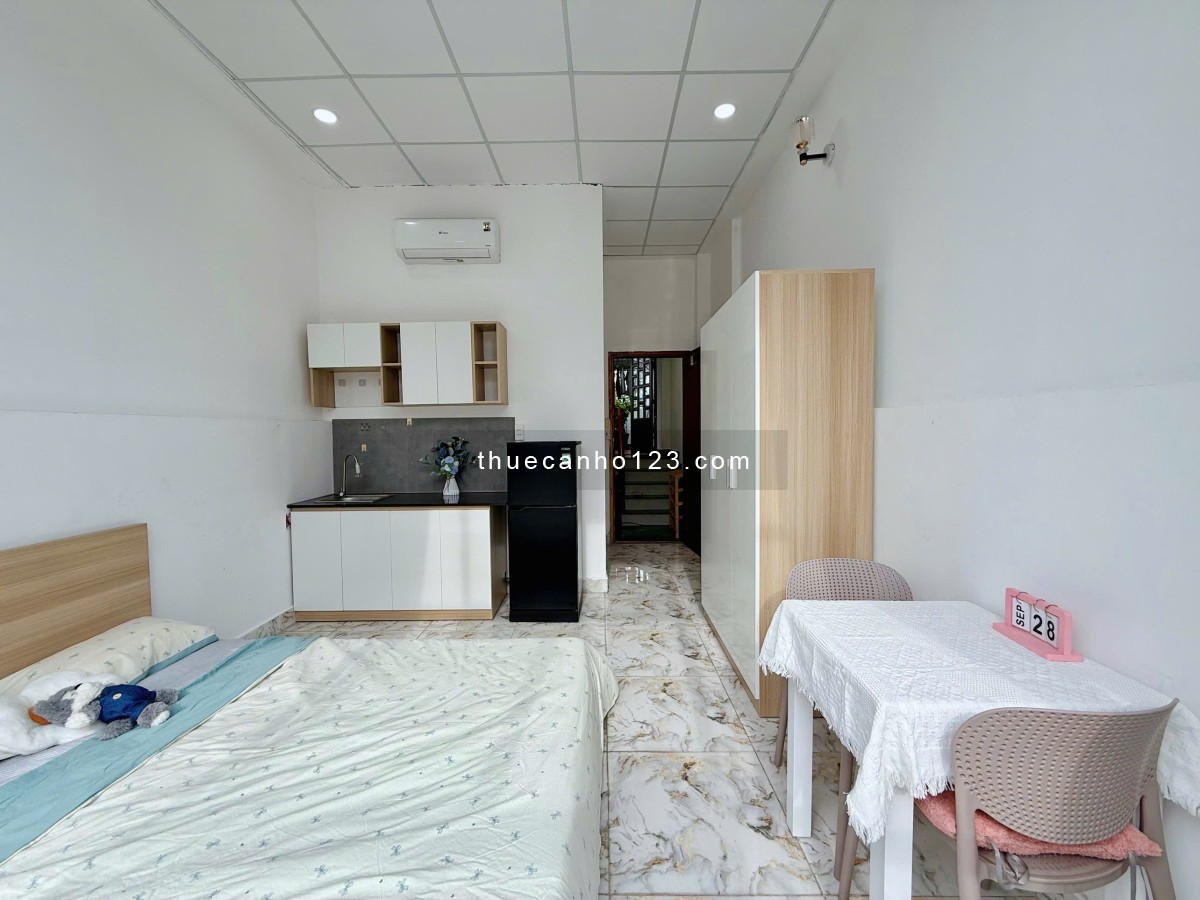 Cho thuê căn Studio mới ban công tại Cộng Hòa kế bên Etown