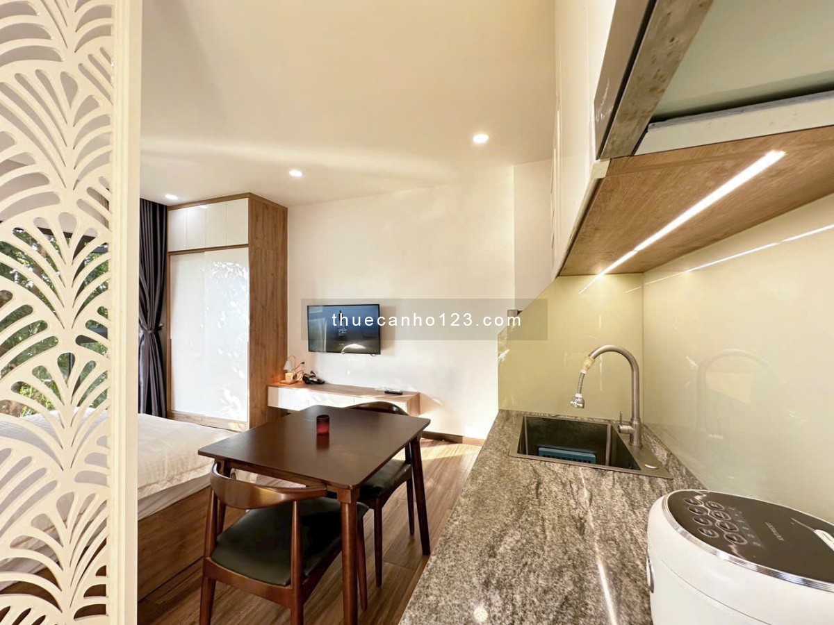 Cho thuê Căn hộ Dịch vụ 35m2 Full NT Mới 100% Cửa sổ Lớn tại Trường Sa, Phú Nhuận gần Q1, Q3