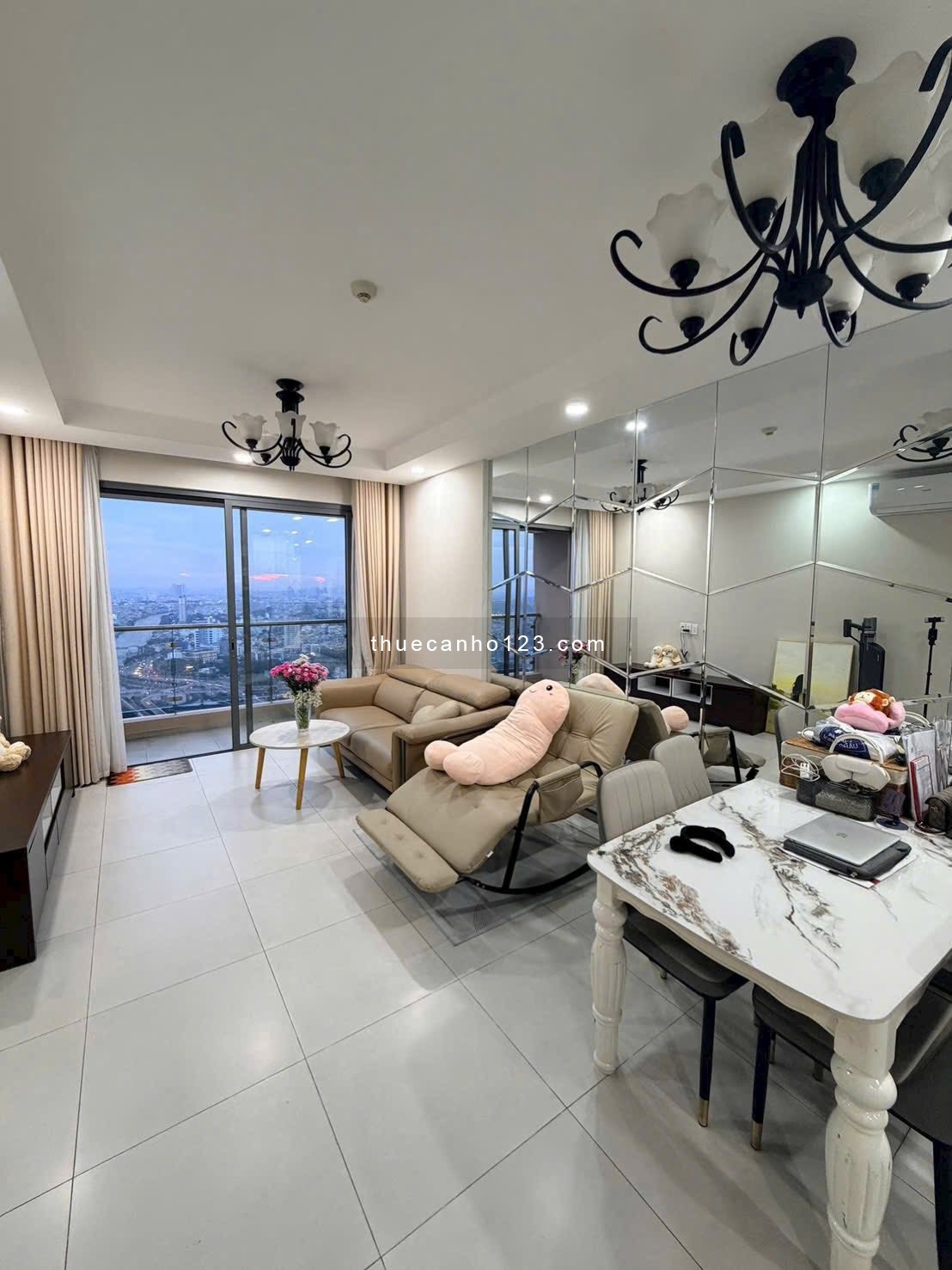 Cho thuê căn hộ 2PN2WC Gold View – View trực diện sông
