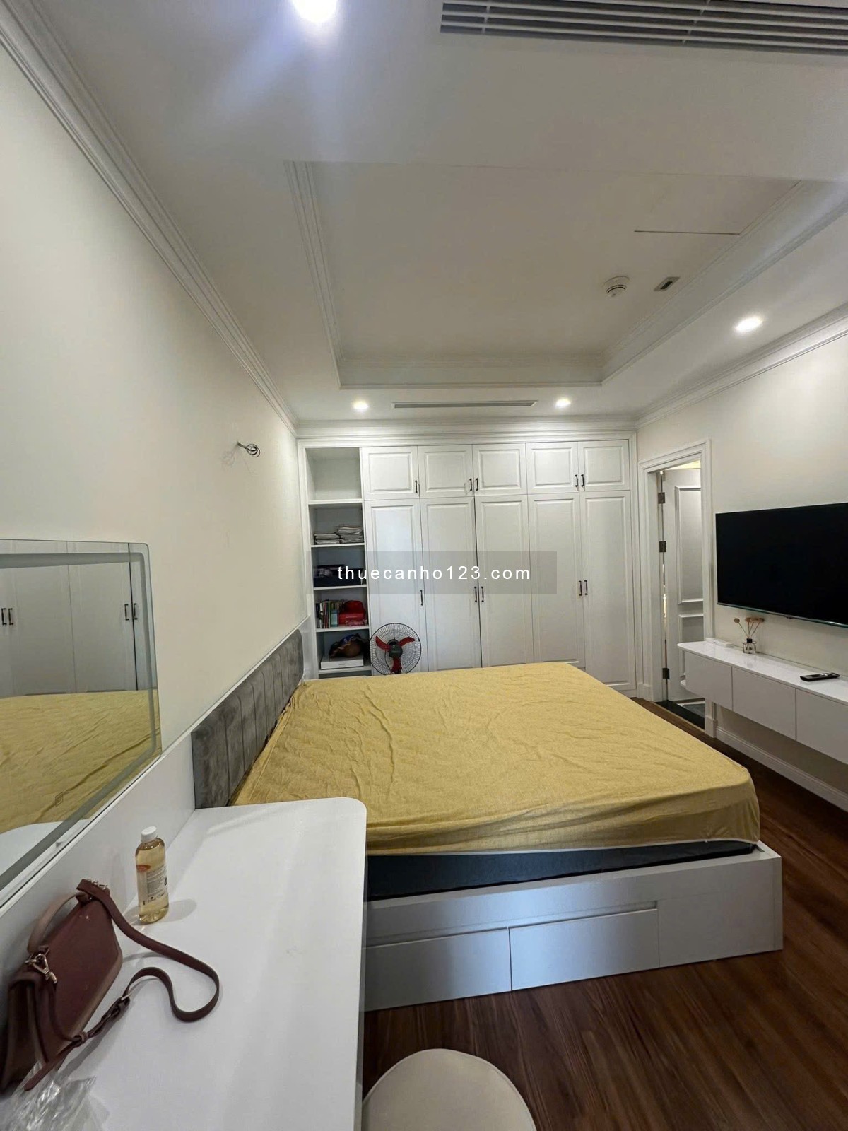 C/c Phúc Yên 2, 90m2, 2PN, 2WC, Phan Huy Ích, P15, TB, 10tr/tháng.