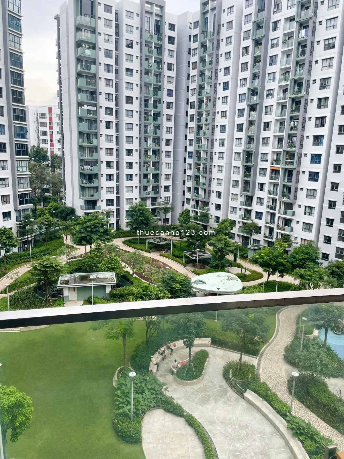 Cho thuê căn hộ 2PN, 15tr, full nội thất Emerald Celadon City Q.Tân Phú