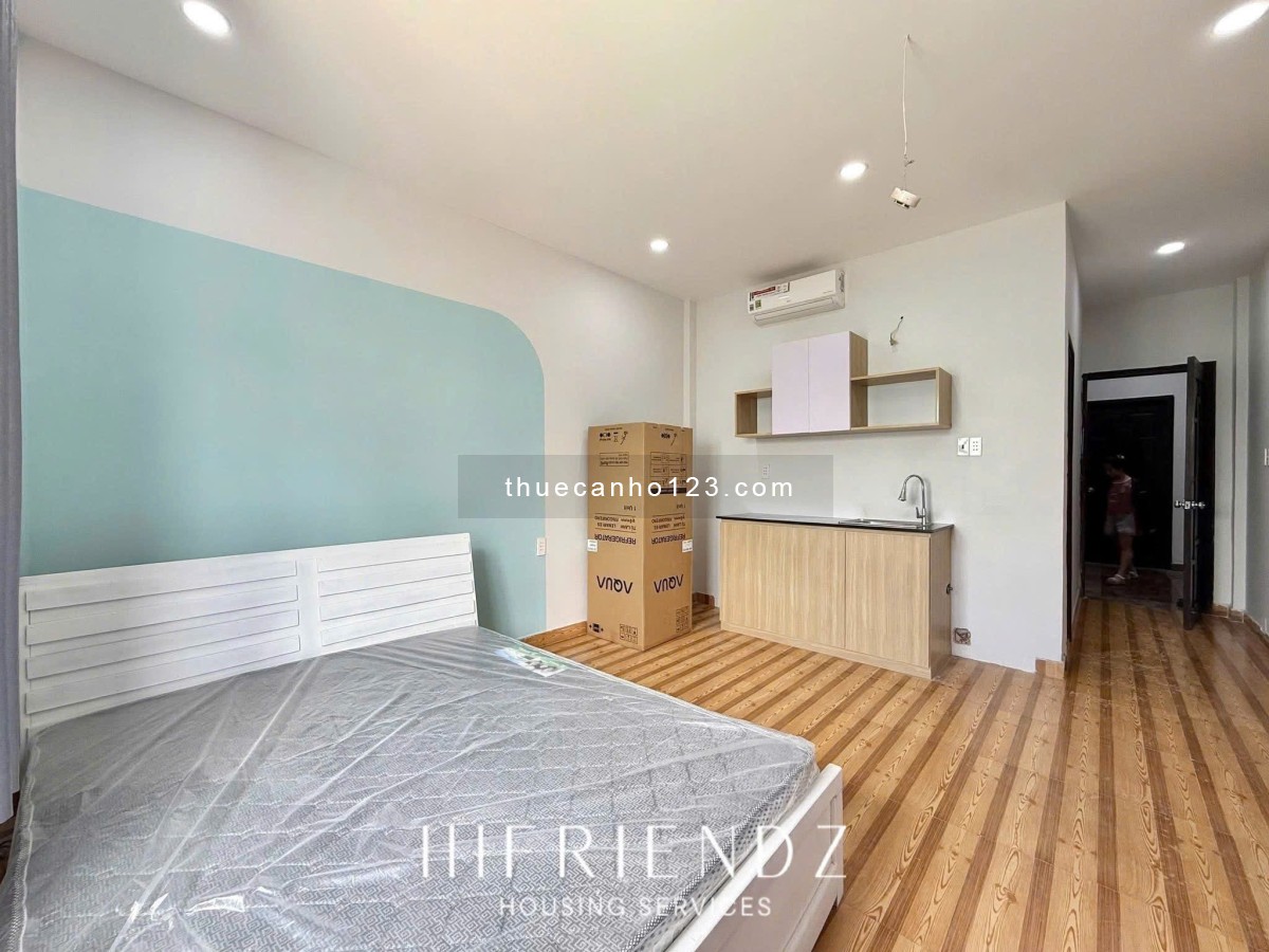 Studio cửa sổ lớn full nội thất, gần Parcmall, cầu Tạ Quang Bửu, Central Premium,... 