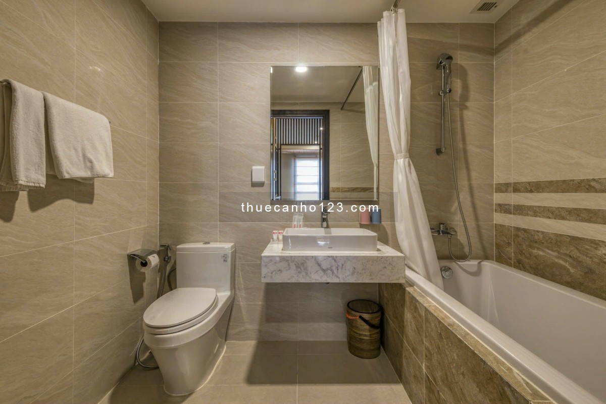 Thuê Saigon Royal 2PN 2WC view sông SG Bitexco tại Bến Vân Đồn Q4 gần Q1 Q3 Takashimaya Nguyễn Huệ