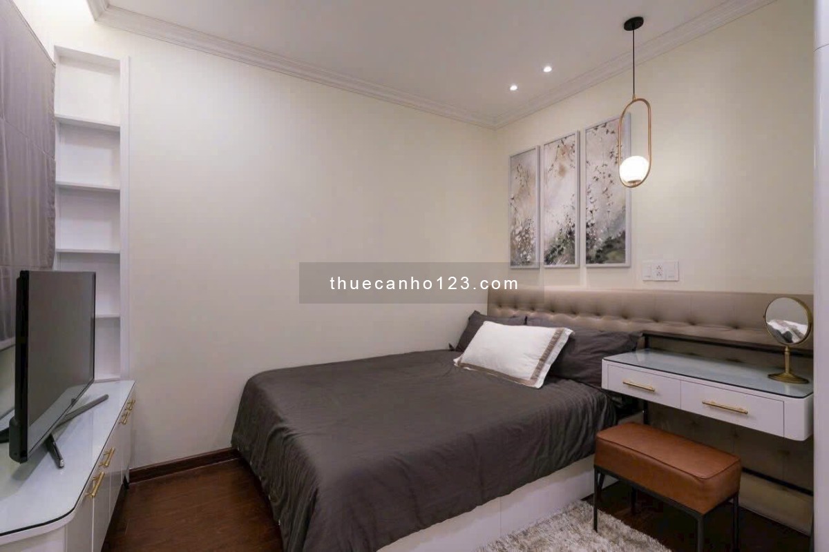 Thuê Gold View 2PN 2WC nội thất cao cấp full gỗ view sông SG tại Bến Vân Đồn Q4 gần Bitexco Q1 Q3