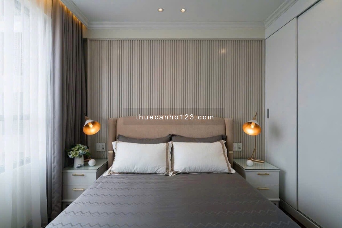 Thuê Gold View 2PN 2WC nội thất cao cấp full gỗ view sông SG tại Bến Vân Đồn Q4 gần Bitexco Q1 Q3