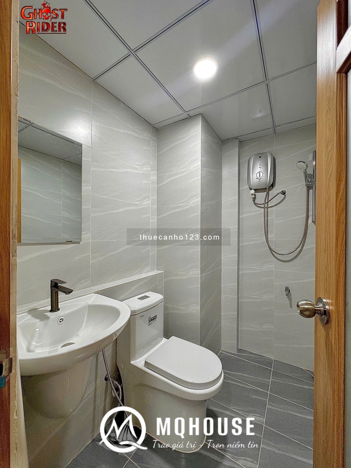 Căn Hộ Full Nội Thất - Thang Máy Hầm Xe - Ngay Hàng Xanh - ĐH UEF - Cầu Thị Nghè - Thảo Cầm Viên