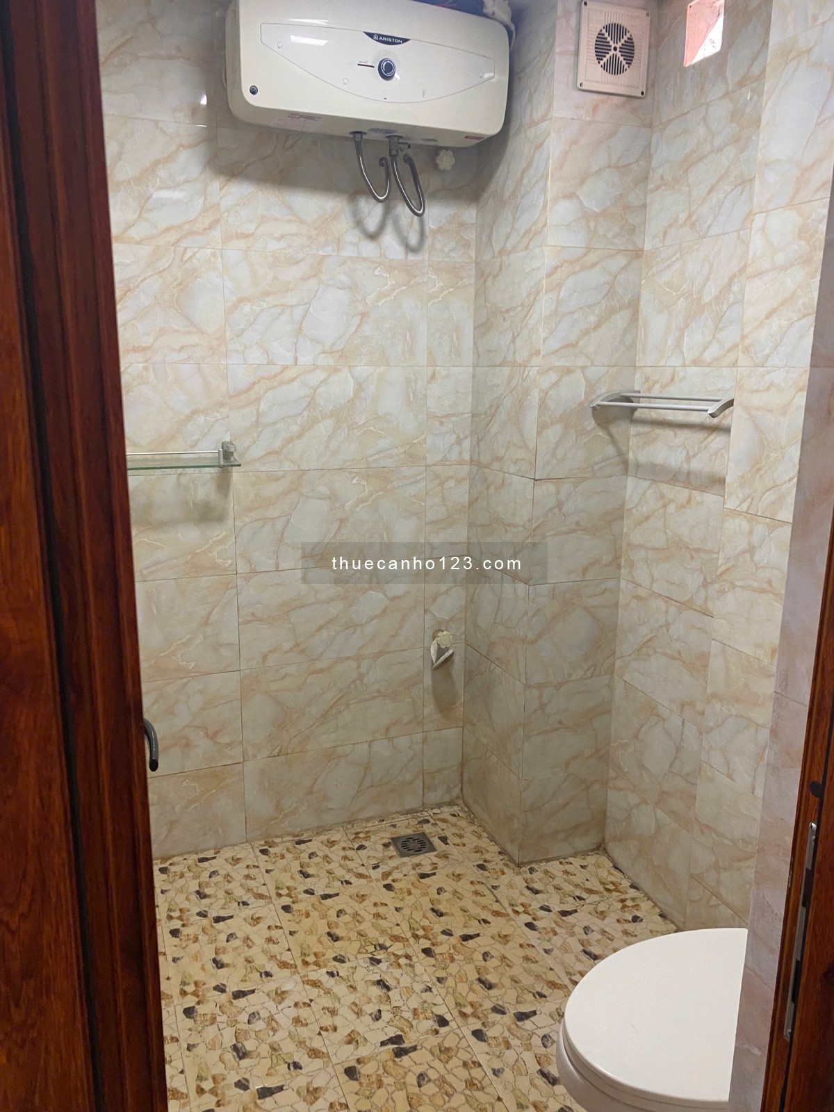 Chính chủ cho thuê phòng hoặc cả tầng phù hợp làm Căn hộ gia đình, Văn phòng.