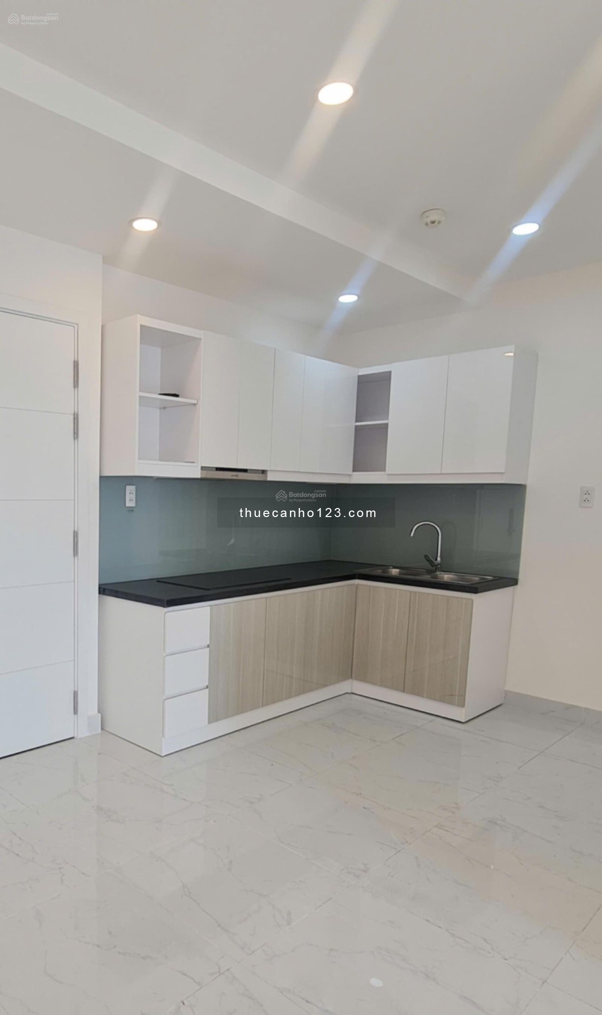 Cho thuê căn hộ Terra Yoyal – Lý Chính Thắng, Quận 3: 2 phòng ngủ, 2 vệ sinh, 72m²