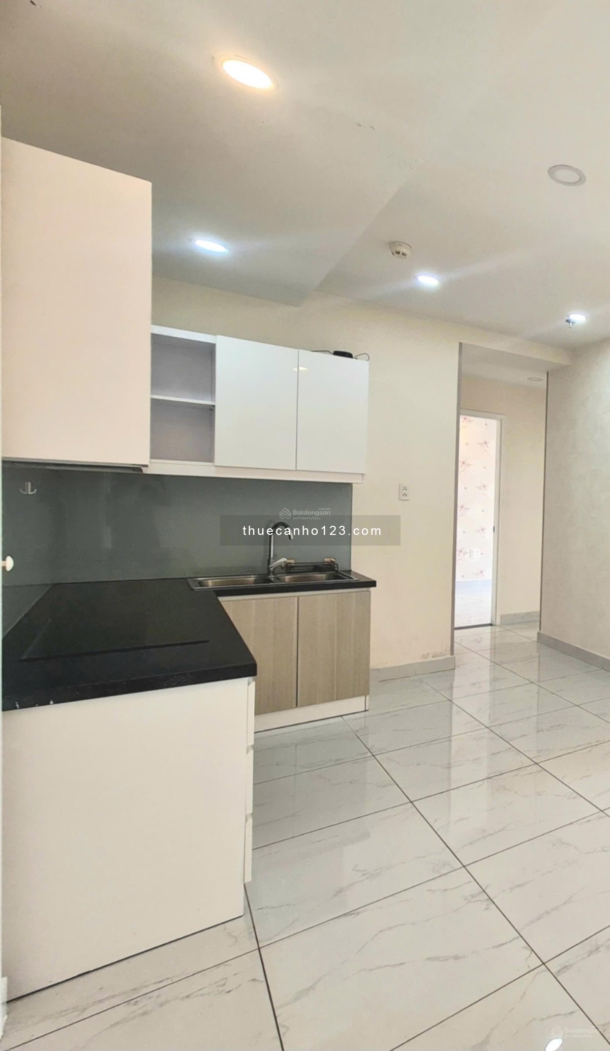 Cho thuê căn hộ Terra Yoyal – Lý Chính Thắng, Quận 3: 2 phòng ngủ, 2 vệ sinh, 72m²