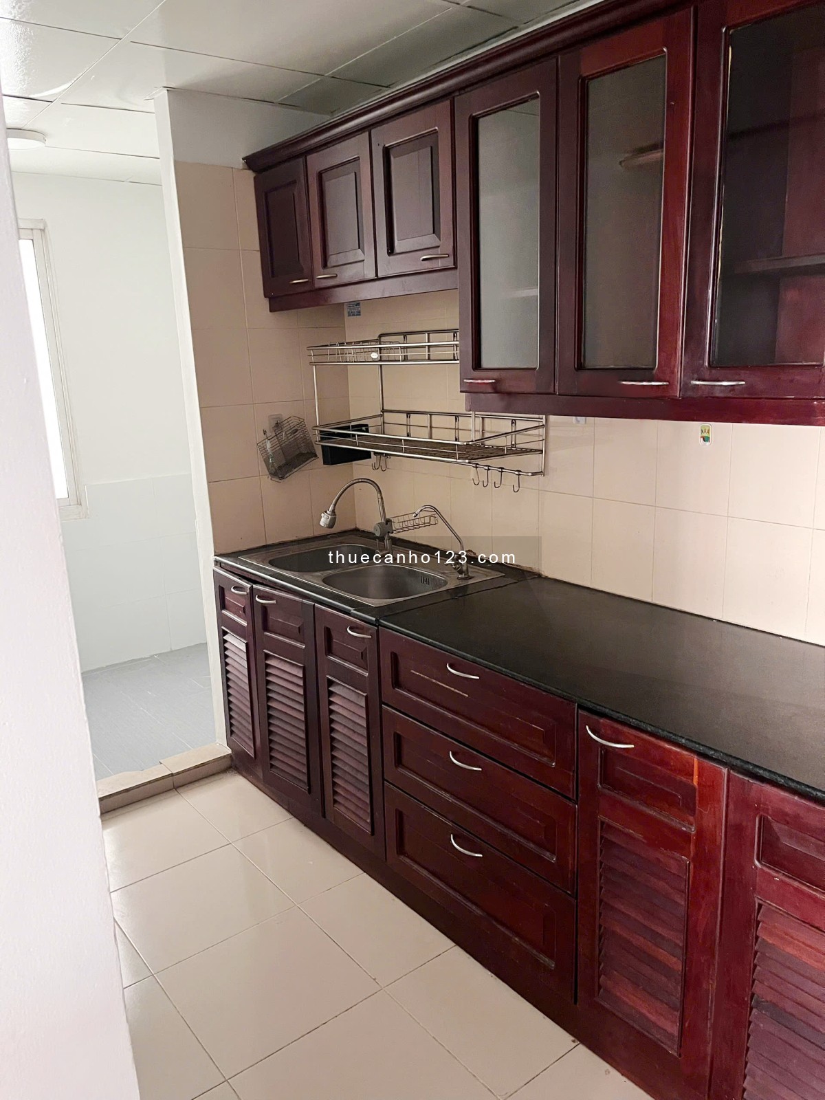 Cho thuê gấp căn hộ chung cư Bàu Cát 2 - M, DT 72m2, 2PN, 2WC NTCB 0903154701