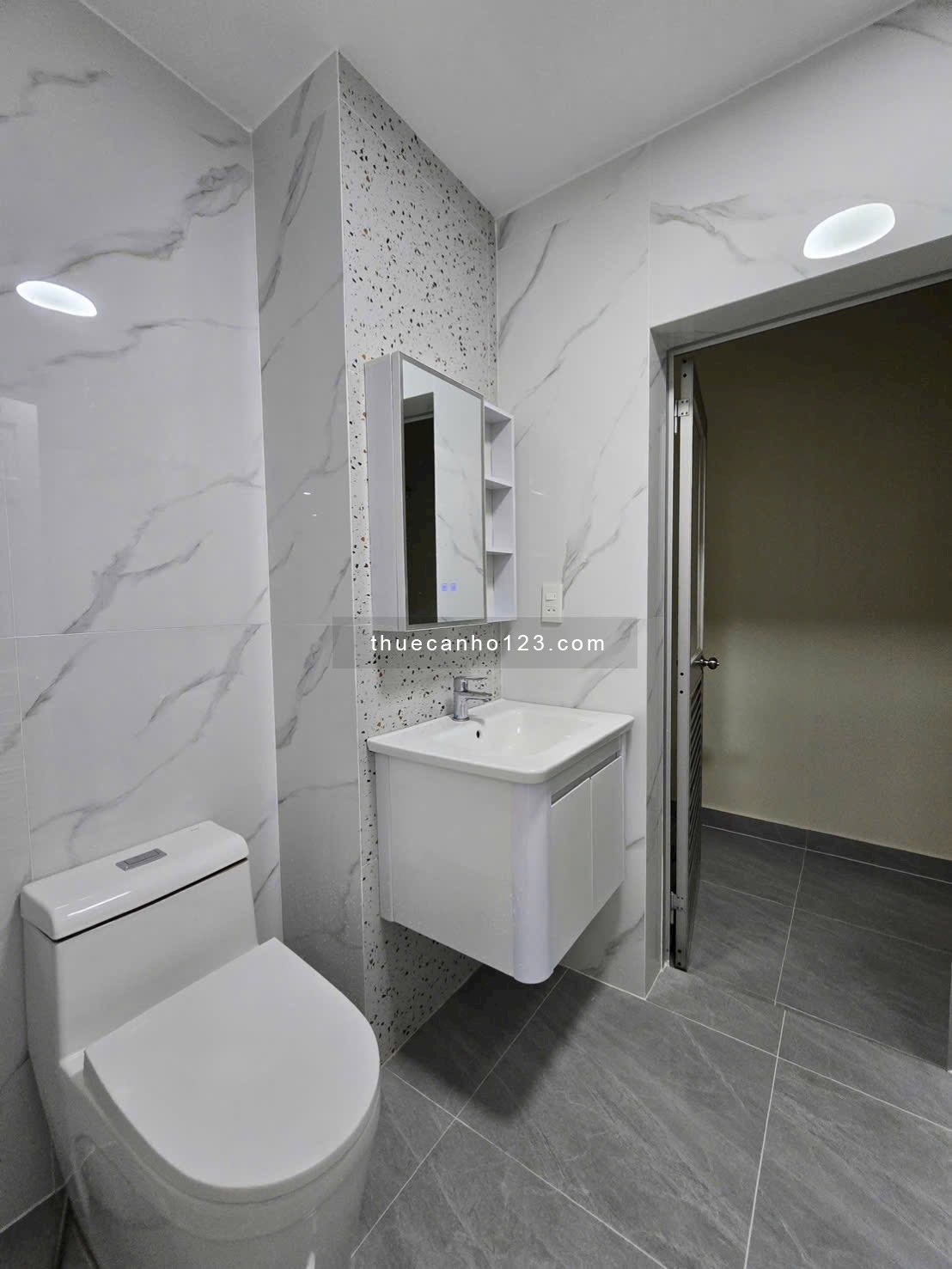 Sky Garden 3 cho thuê căn 3 phòng ngủ + 2WC chỉ 21tr, đủ đồ