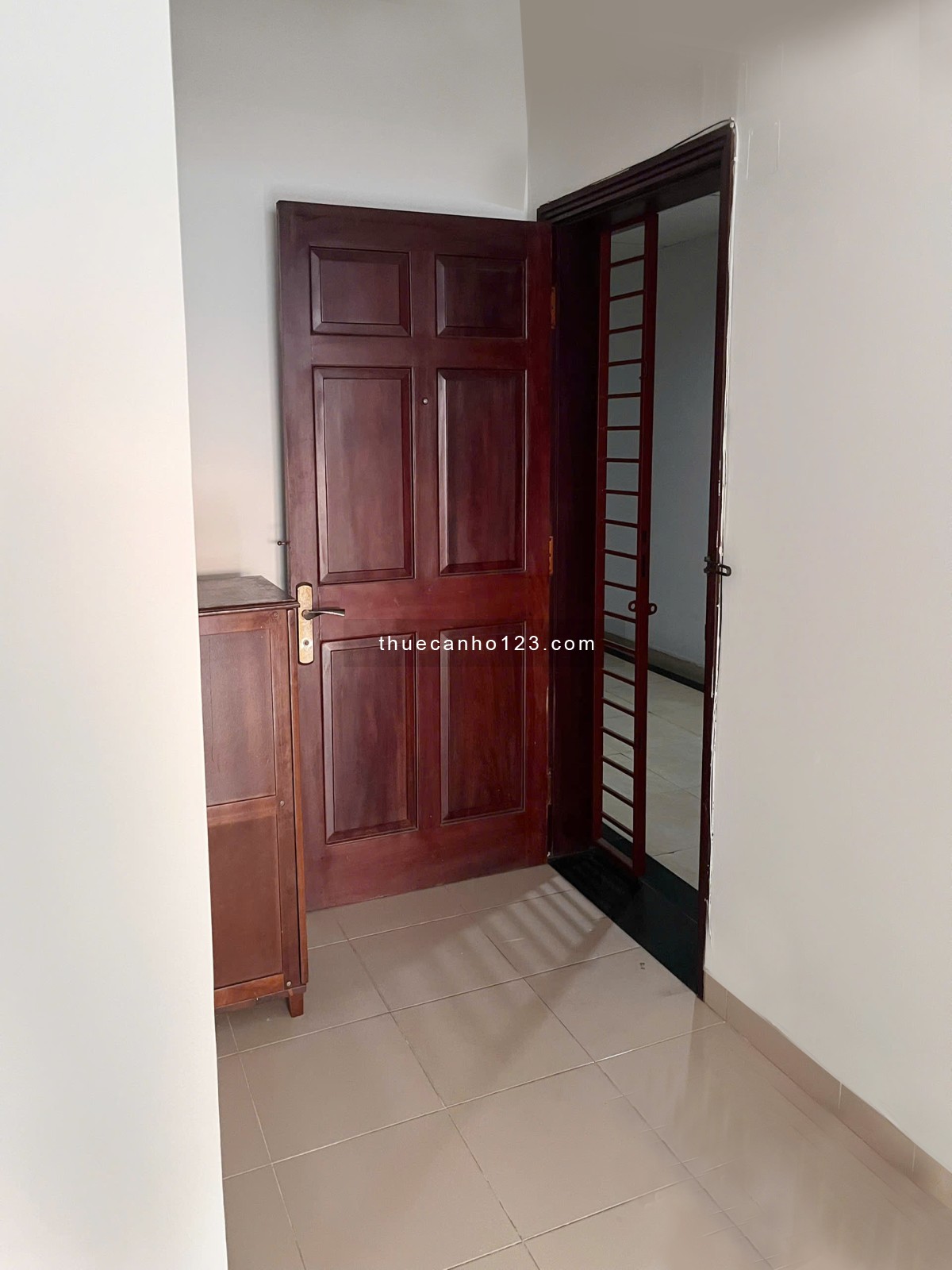 Cho thuê gấp căn hộ chung cư Bàu Cát 2 - M, DT 72m2, 2PN, 2WC NTCB 0903154701