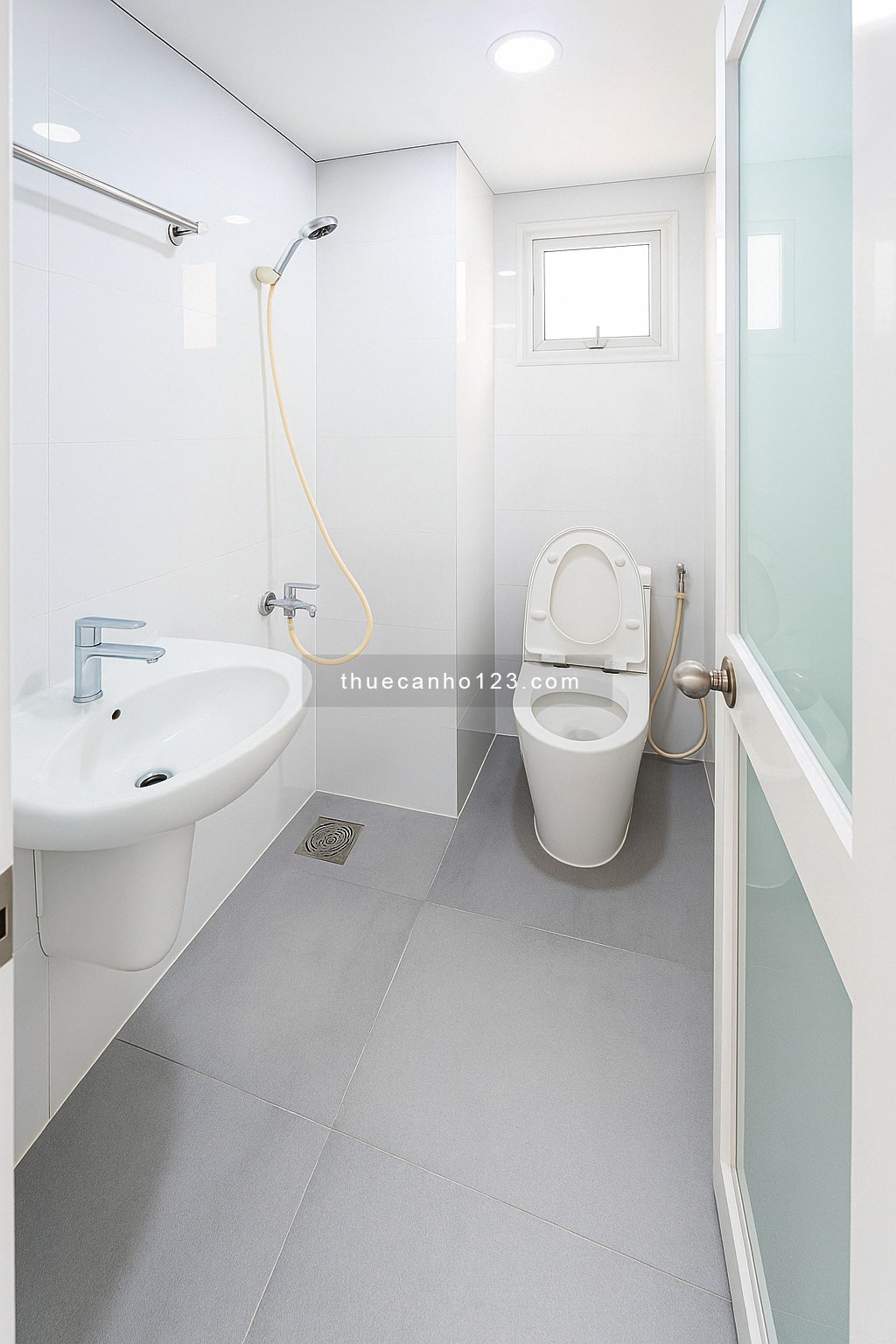 Cho thuê gấp căn hộ chung cư Bàu Cát 2 - M, DT 72m2, 2PN, 2WC NTCB 0903154701