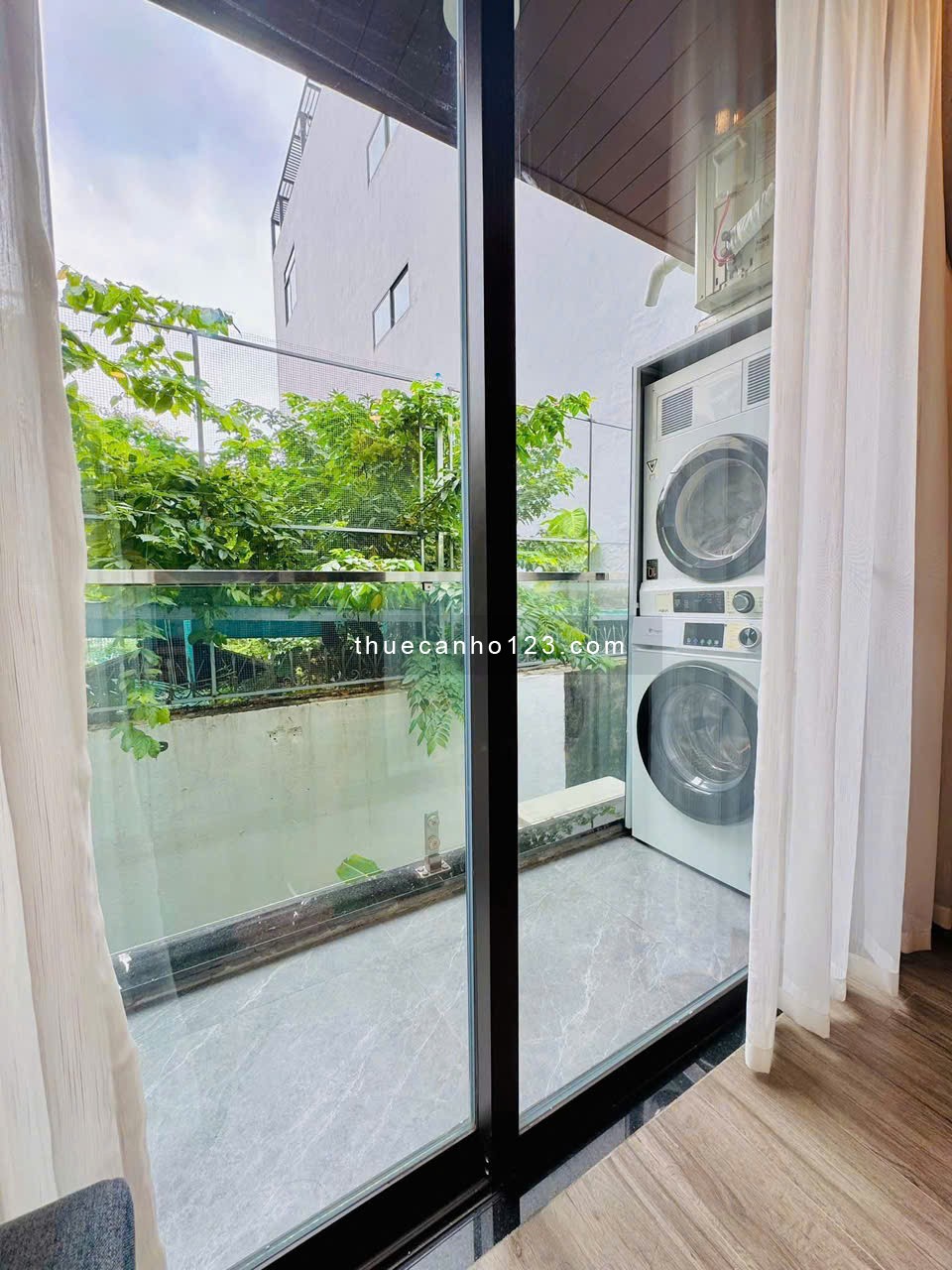 Căn hộ 1pn 50m², máy giặt riêng, ban công gần sân bay TSN, CV Hoàng Văn Thụ, Lăng Cha Cả, Tân Bình