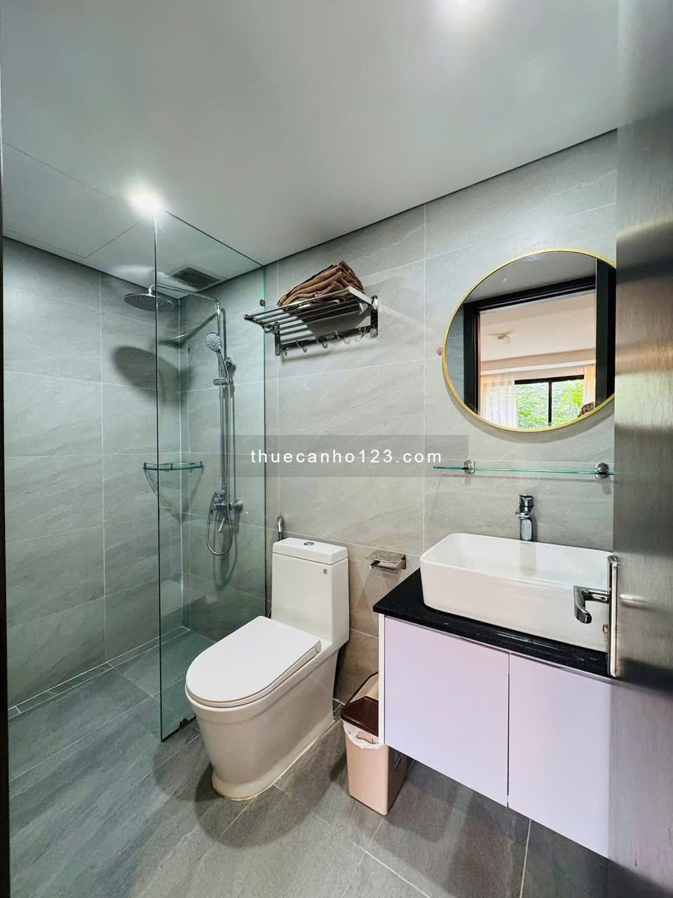 Căn hộ 1pn 50m², máy giặt riêng, ban công gần sân bay TSN, CV Hoàng Văn Thụ, Lăng Cha Cả, Tân Bình