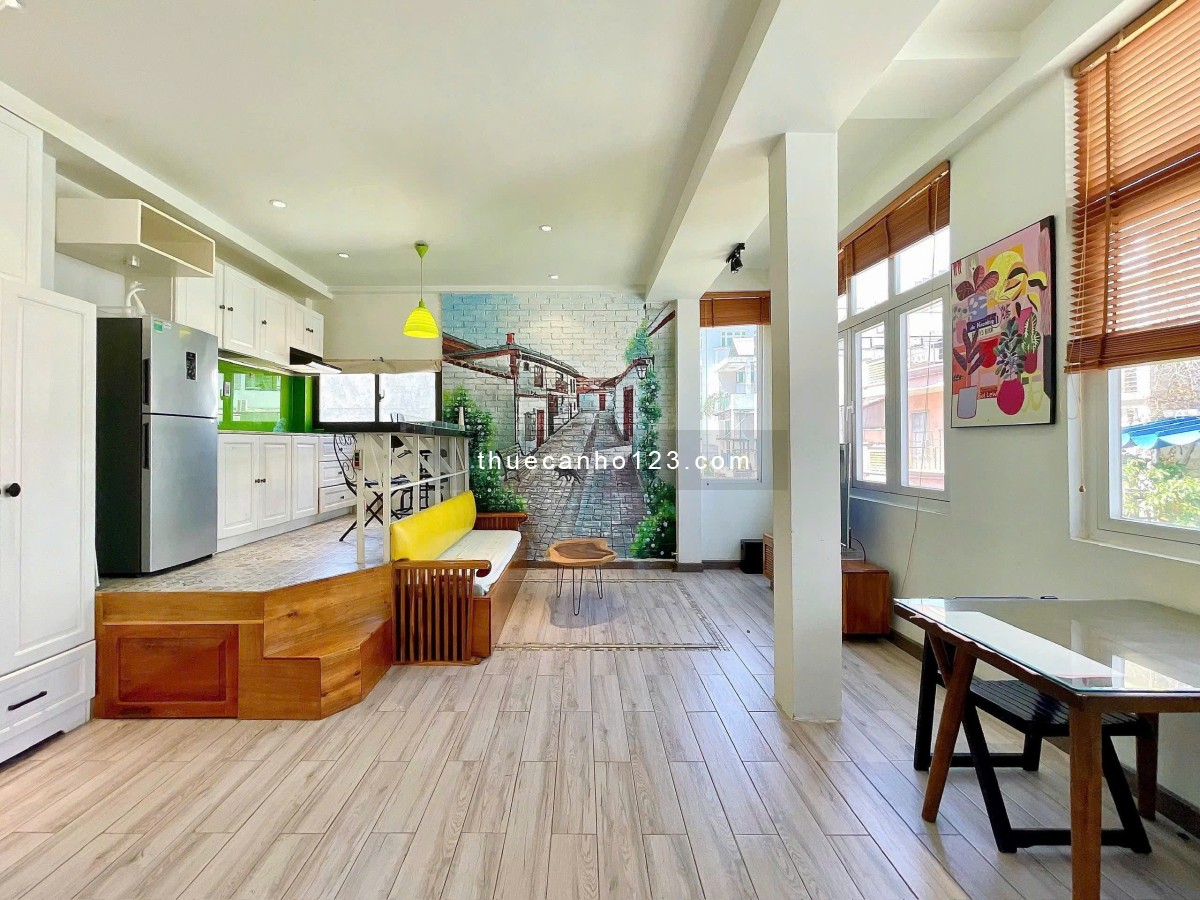 Căn hộ nhiều cửa sổ lớn thoáng mát – 40m² – ngay vòng xoay Điện Biên Phủ – Nguyễn Bỉnh Khiêm, Q1