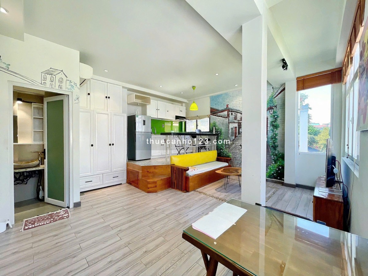 Căn hộ nhiều cửa sổ lớn thoáng mát – 40m² – ngay vòng xoay Điện Biên Phủ – Nguyễn Bỉnh Khiêm, Q1