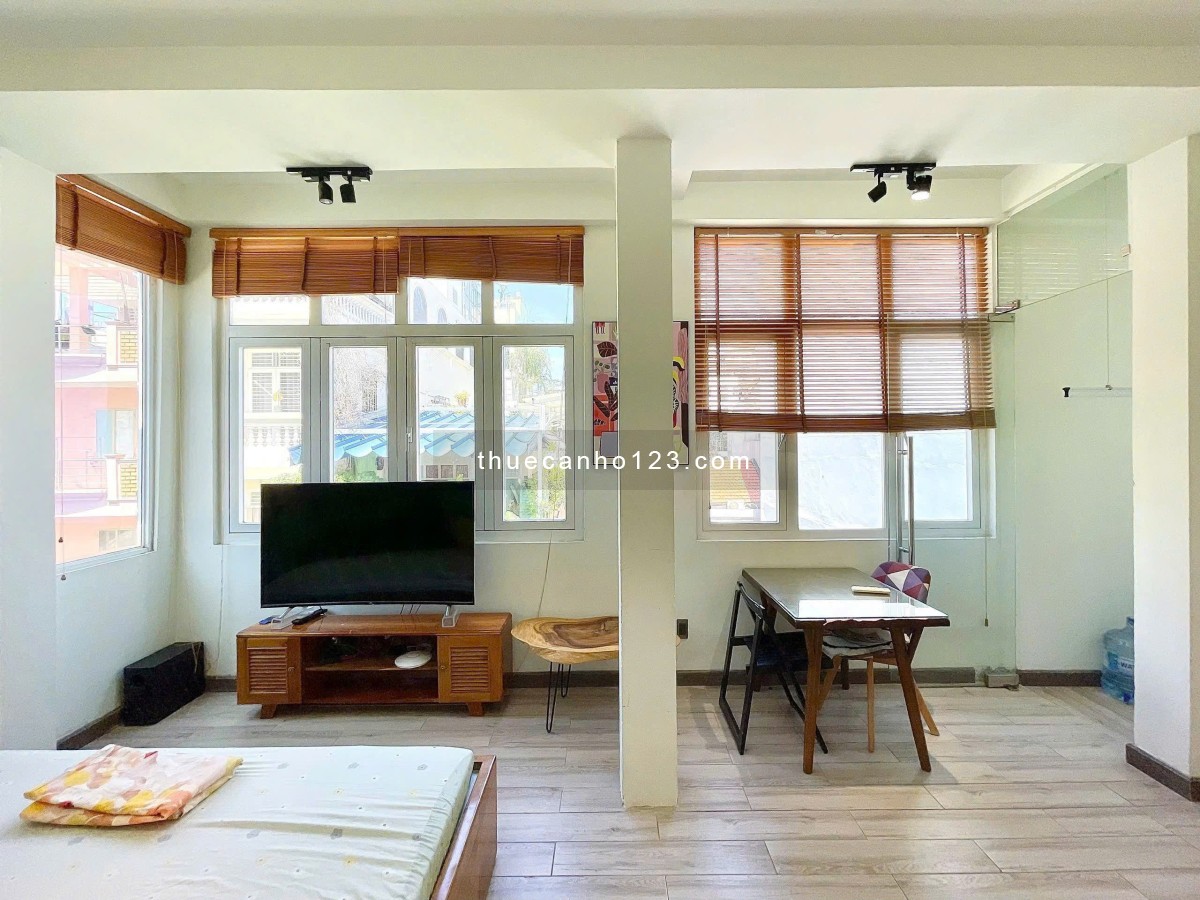 Căn hộ nhiều cửa sổ lớn thoáng mát – 40m² – ngay vòng xoay Điện Biên Phủ – Nguyễn Bỉnh Khiêm, Q1